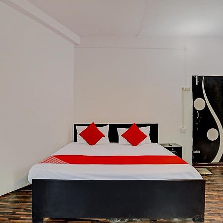 Hotel O Samrat Газиабад Экстерьер фото