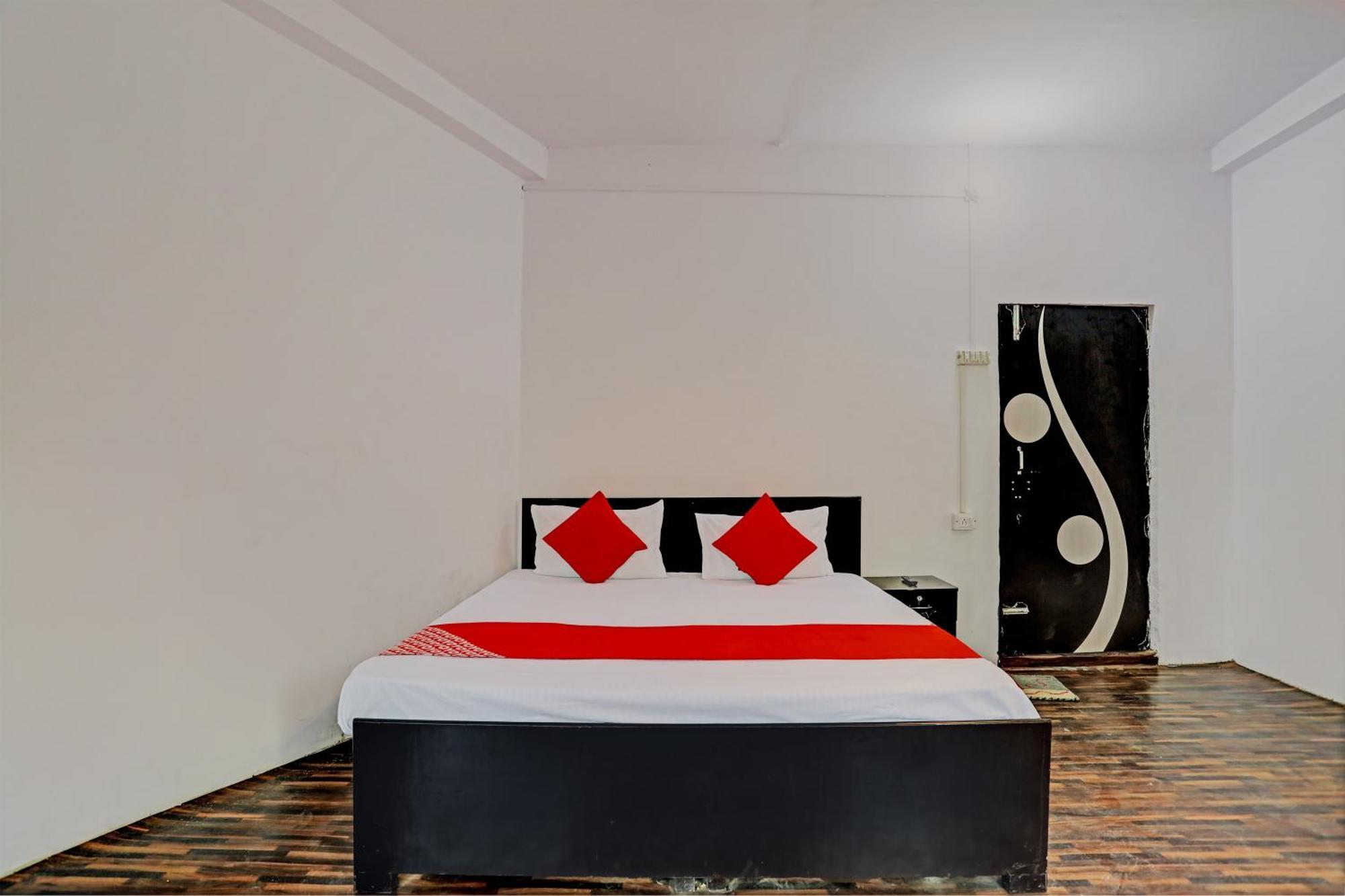 Hotel O Samrat Газиабад Экстерьер фото