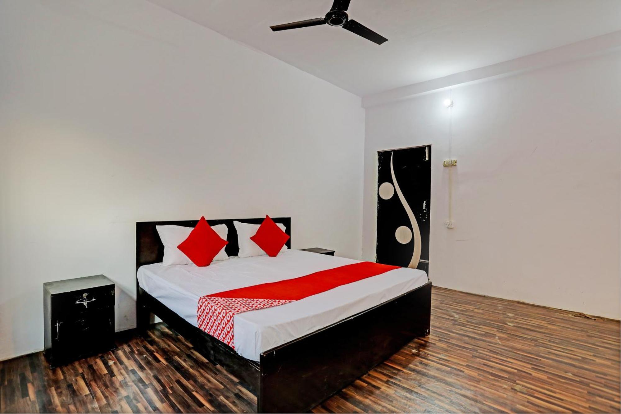 Hotel O Samrat Газиабад Экстерьер фото