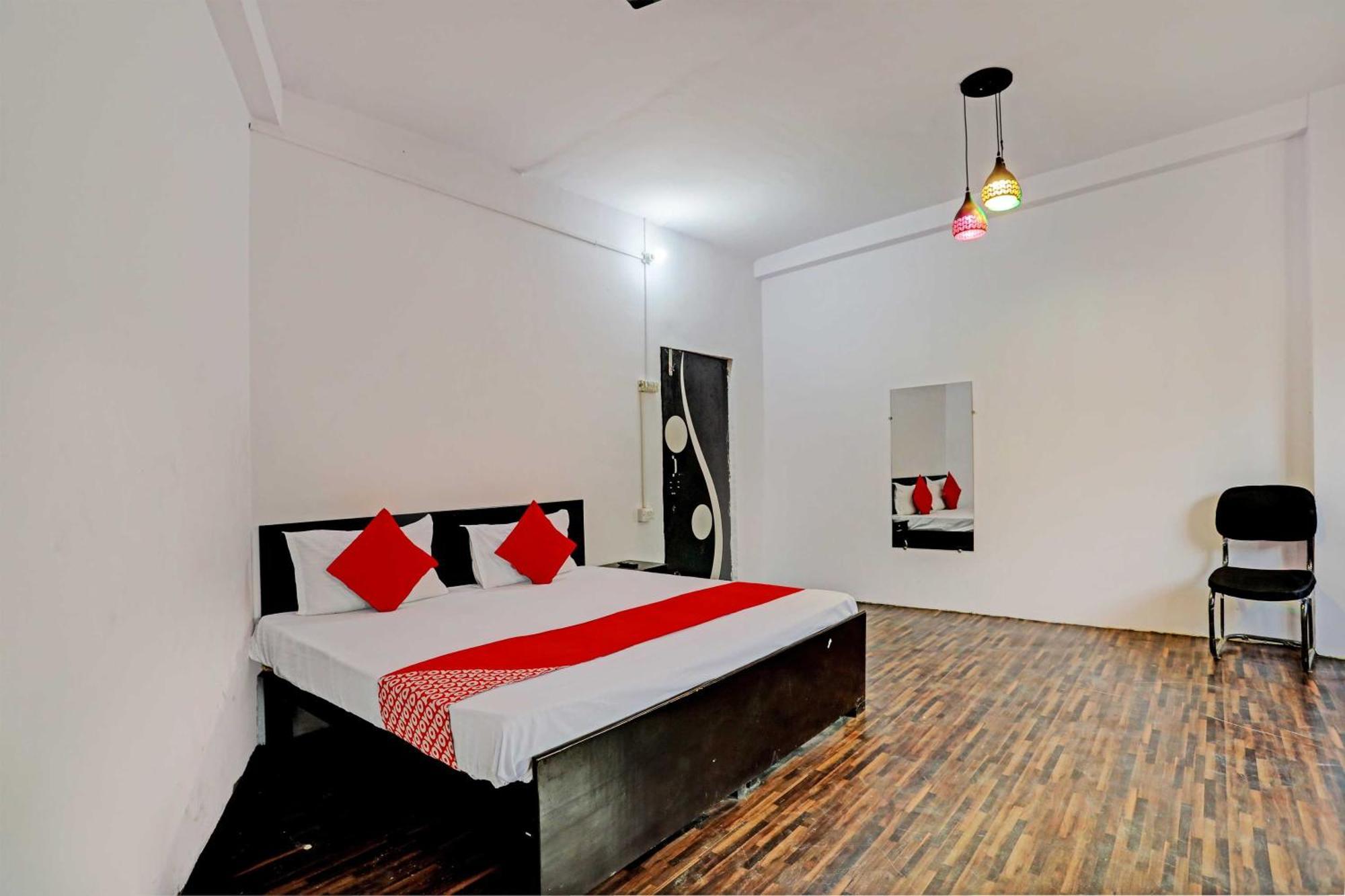 Hotel O Samrat Газиабад Экстерьер фото